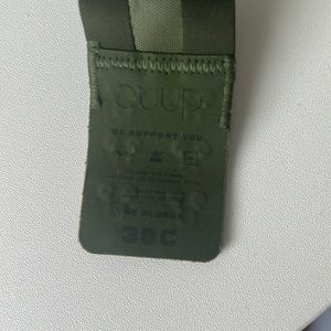 Barely Used CUUP The Plunge mesh bra in Vine